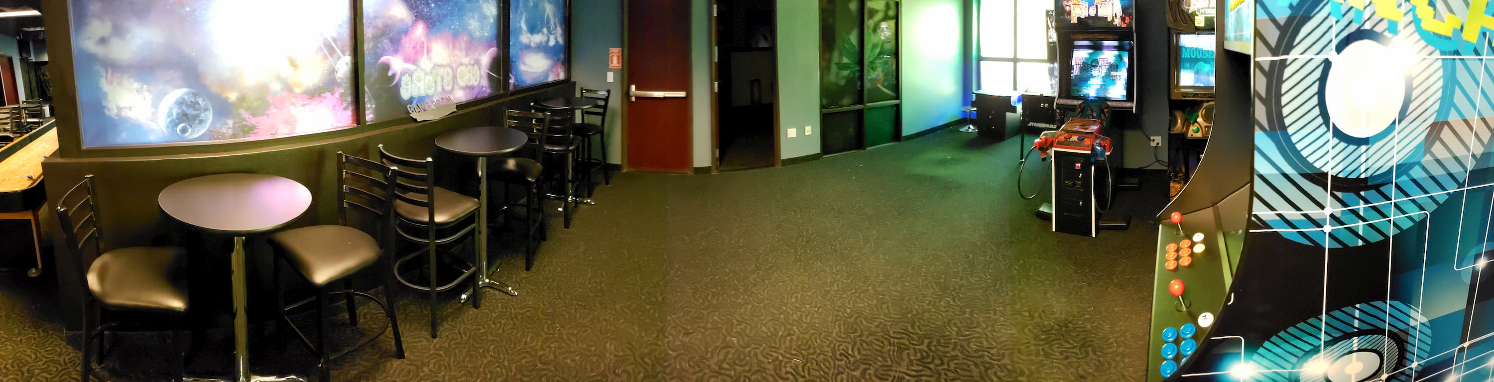 Lobby arcade